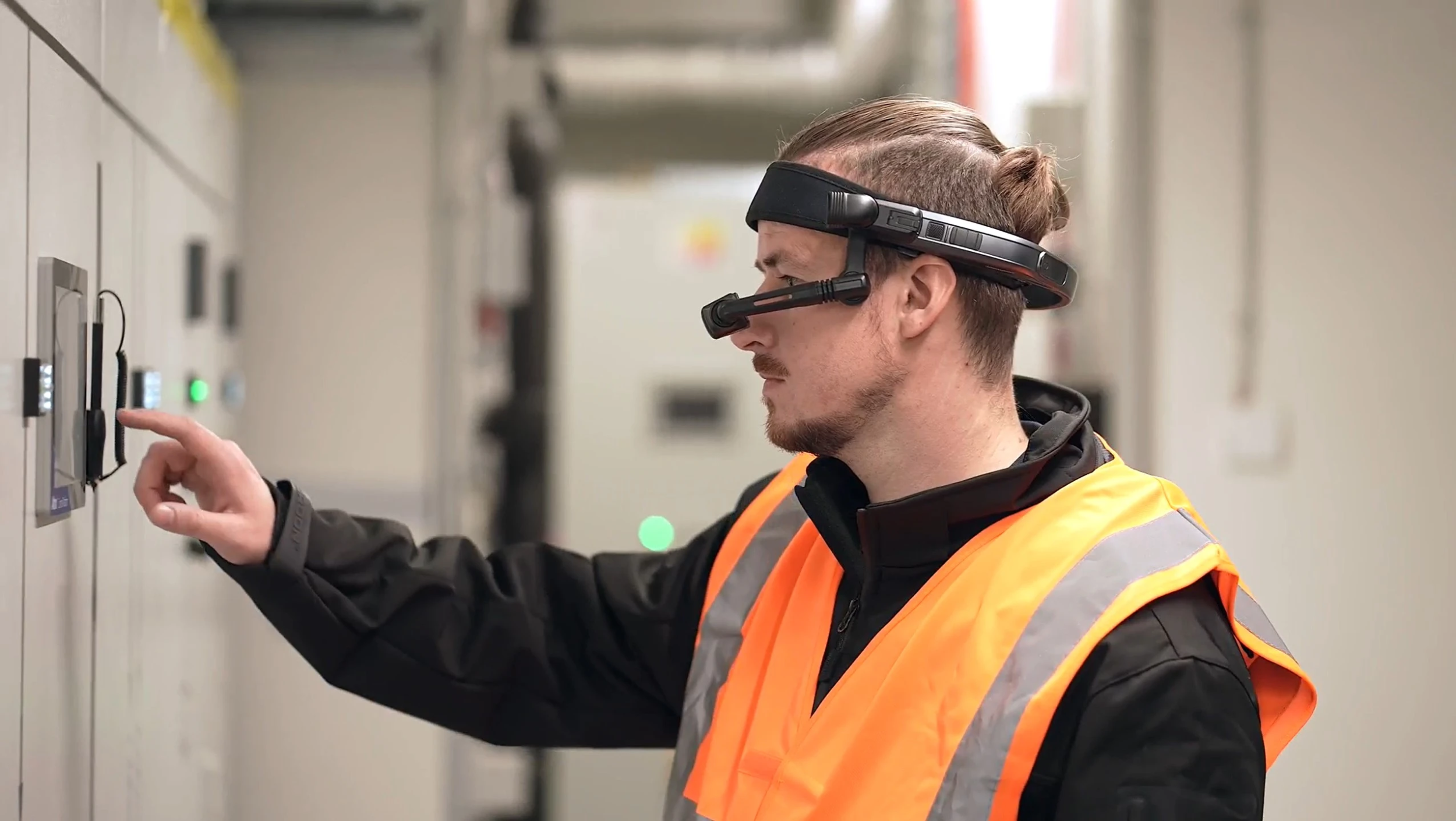 ALTRON kao zaposlenik koristi Lumnio za servisiranje pametnih naočala RealWear